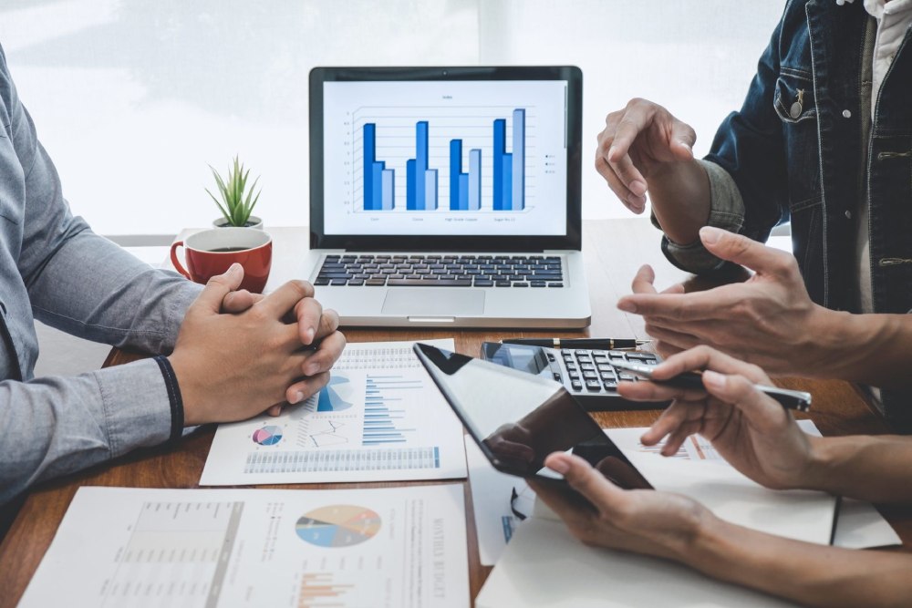 Guidance on insurance claim documentation and process support from Umang Finance